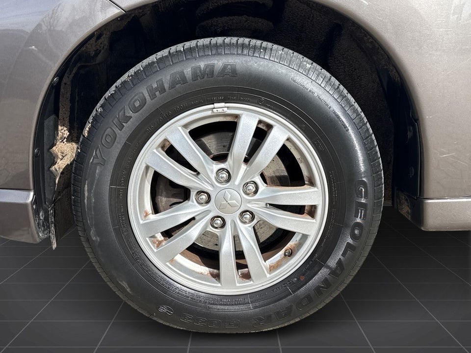 Mitsubishi Outlander 2,4 PHEV Invite CVT 4WD 5d