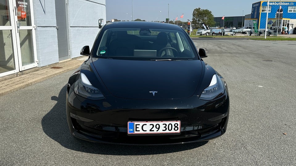 Tesla Model 3 Long Range AWD 4d