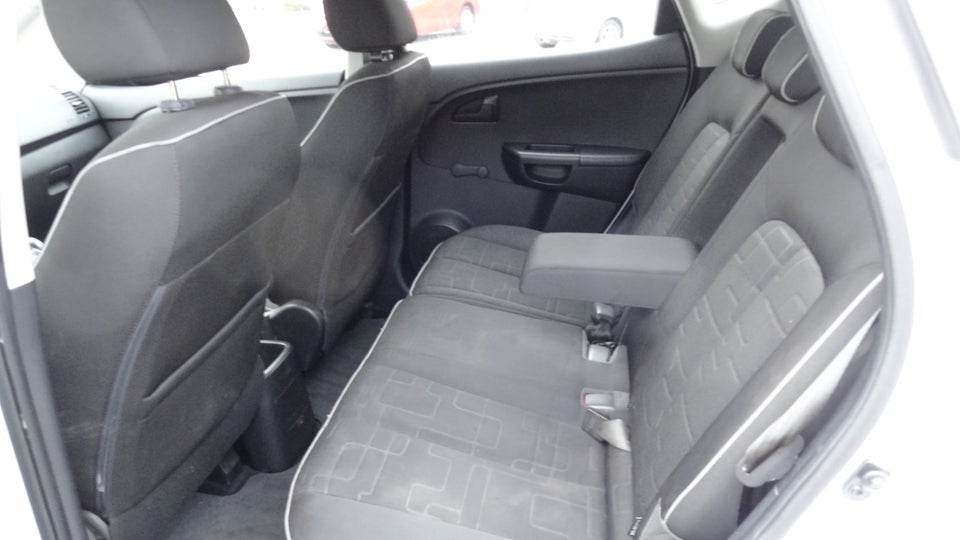 Kia Venga 1,4 CVVT Attraction 5d