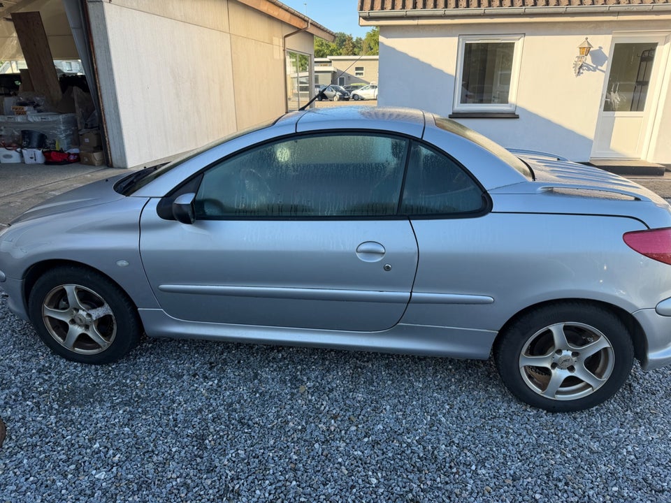 Peugeot 206 1,6 16V CC 2d