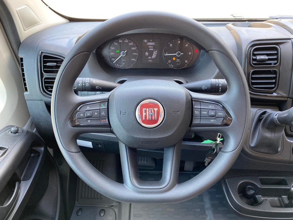 Etrusco T7400QB 2,3 MJT aut. 5d