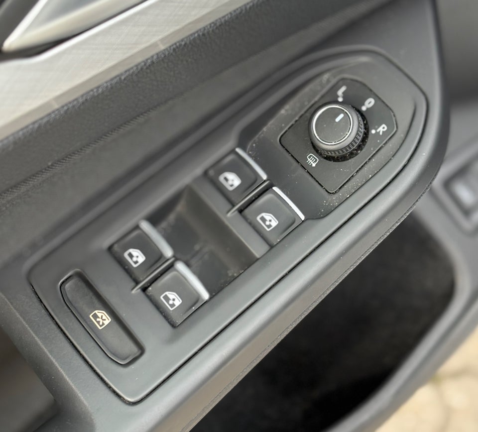 VW Golf VIII 1,5 eTSi 130 Life Variant DSG 5d