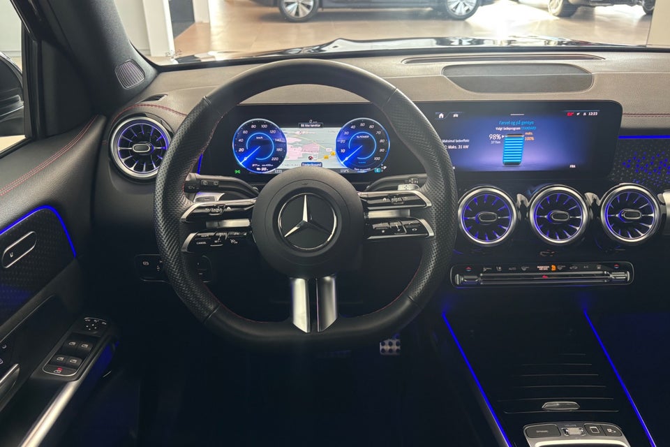 Mercedes EQB300 AMG Line 4Matic 5d