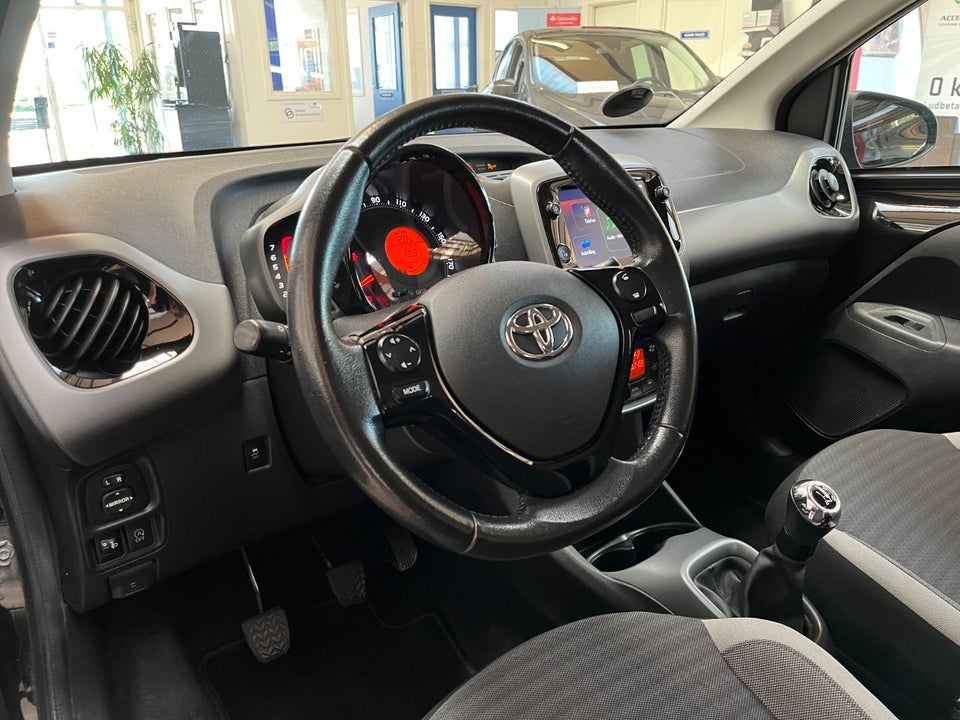 Toyota Aygo 1,0 VVT-i x-press 5d