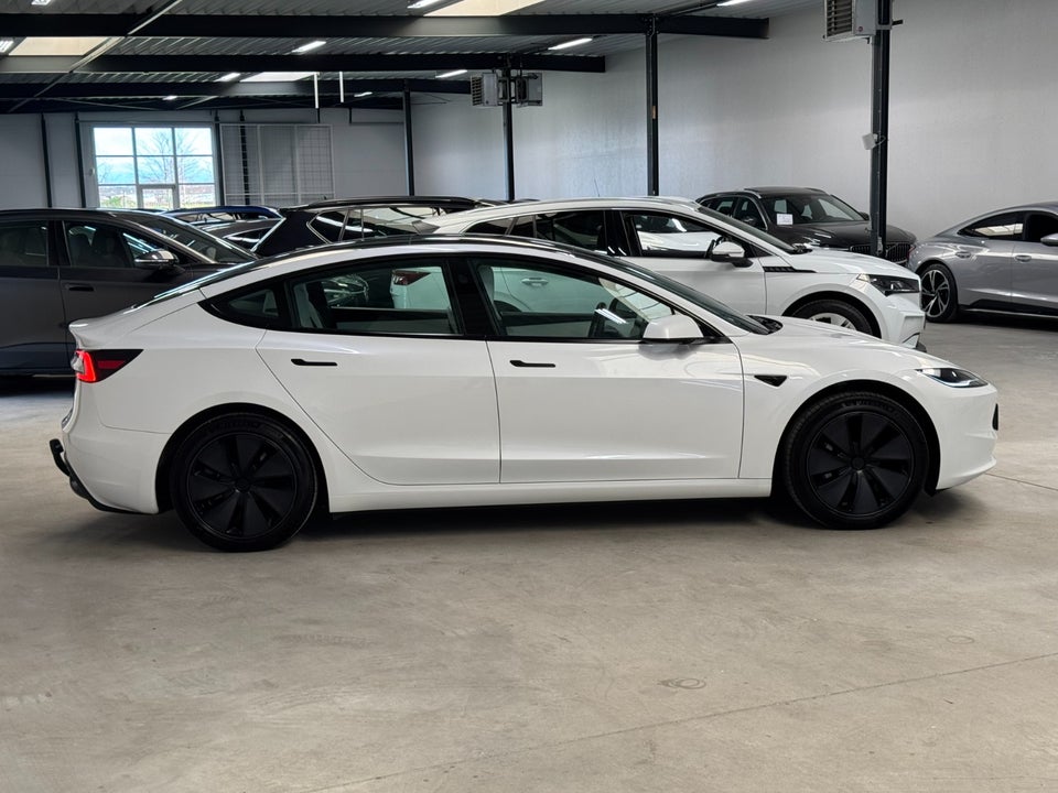 Tesla Model 3 RWD 4d