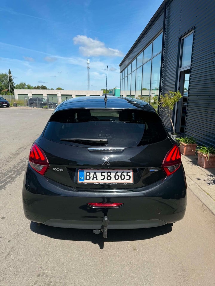 Peugeot 208 1,2 VTi 82 Intense 5d