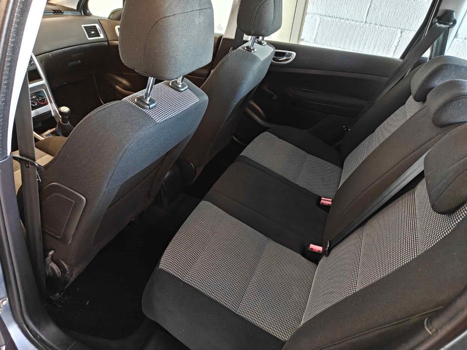 Peugeot 307 1,6 Edition stc. 5d