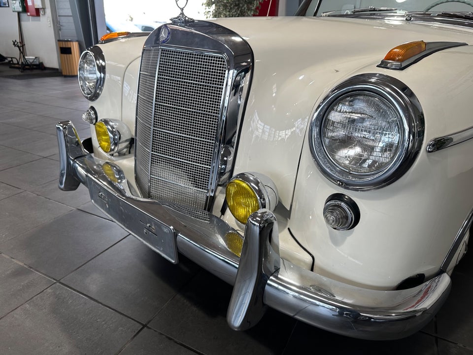 Mercedes 220 S 2,2 Ponton Cabriolet 2d