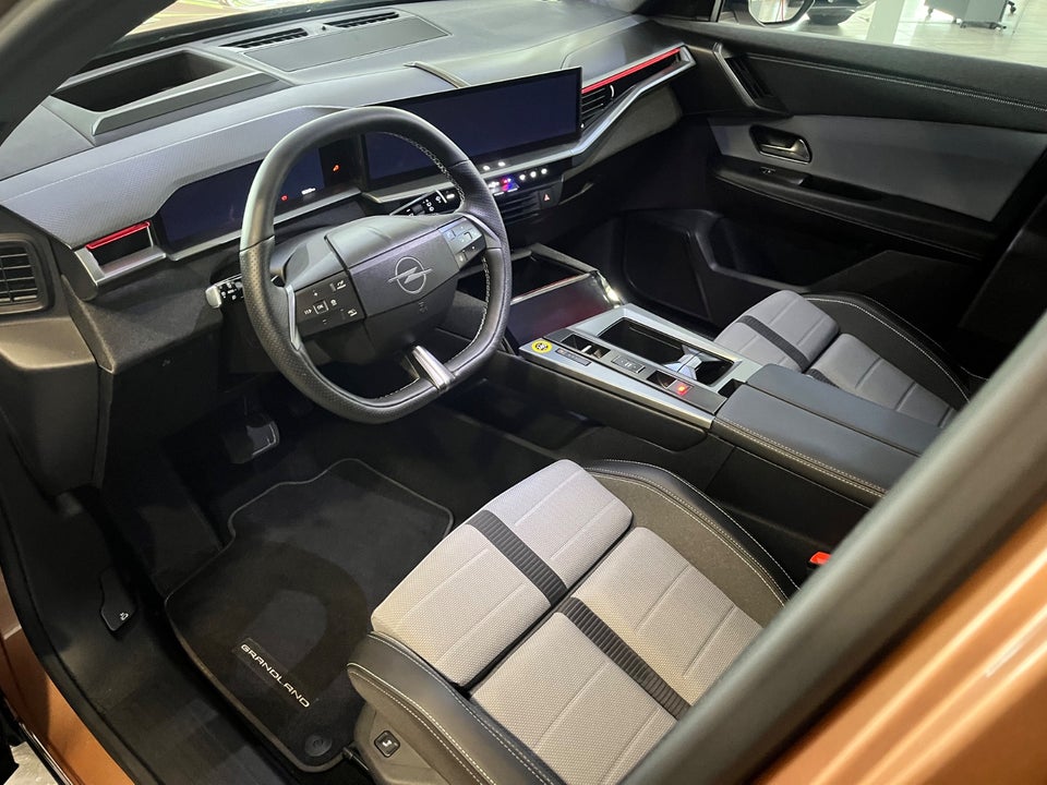 Opel Grandland-e 73 GS 5d