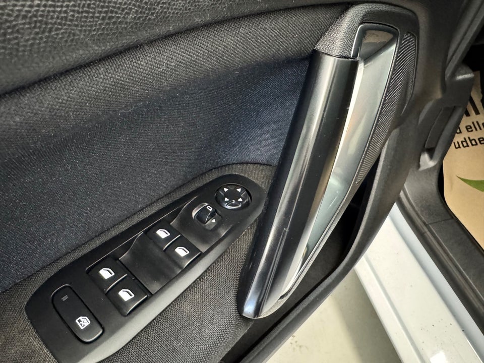 Peugeot 308 1,6 BlueHDi 120 Style SW 5d