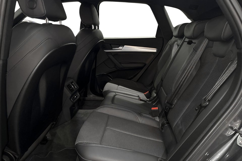 Audi Q5 55 TFSi e S-line quattro S-tr. 5d