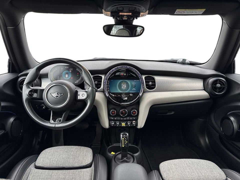 MINI Cooper SE Classic Trim 3d