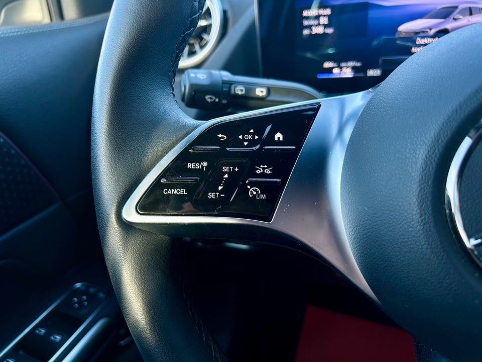 Mercedes EQA300 Progressive 4Matic 5d