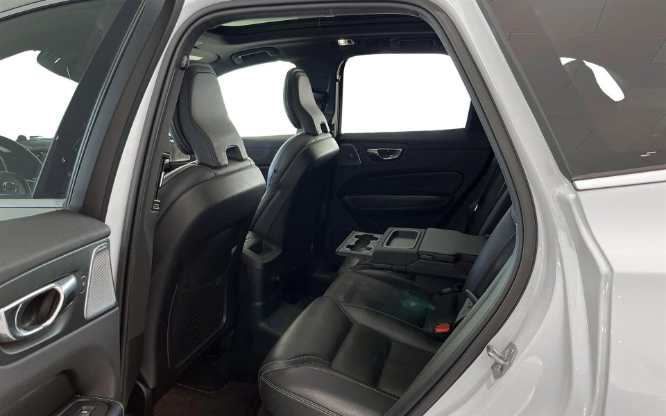 Volvo XC60 2,0 T8 407 R-Design aut. AWD 5d