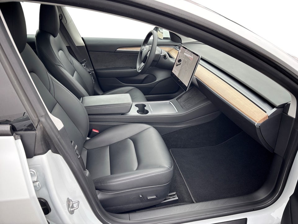 Tesla Model 3 Standard Range+ RWD 4d