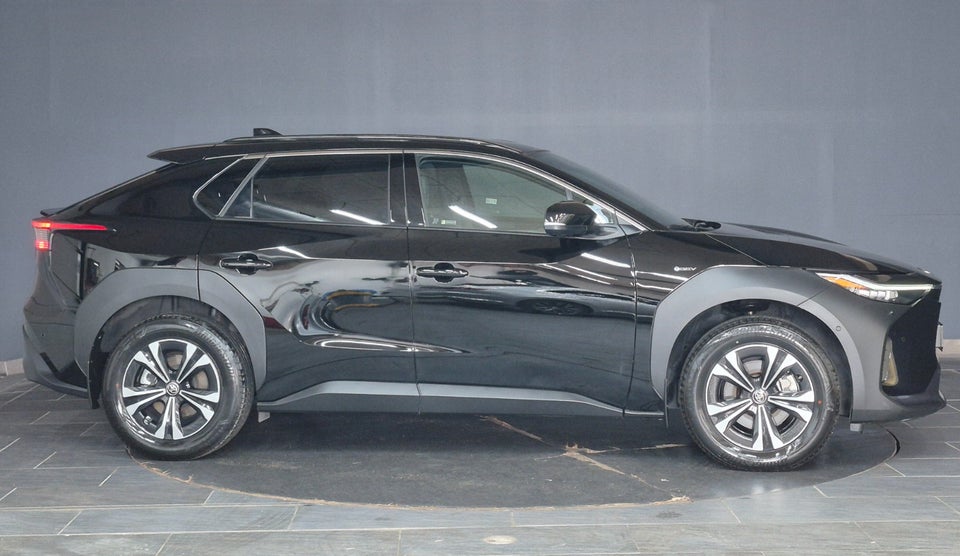 Toyota bZ4X Executive 5d