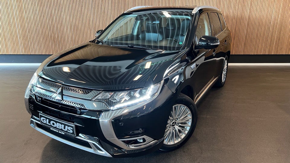 Mitsubishi Outlander 2,4 PHEV Limited CVT 4WD 5d