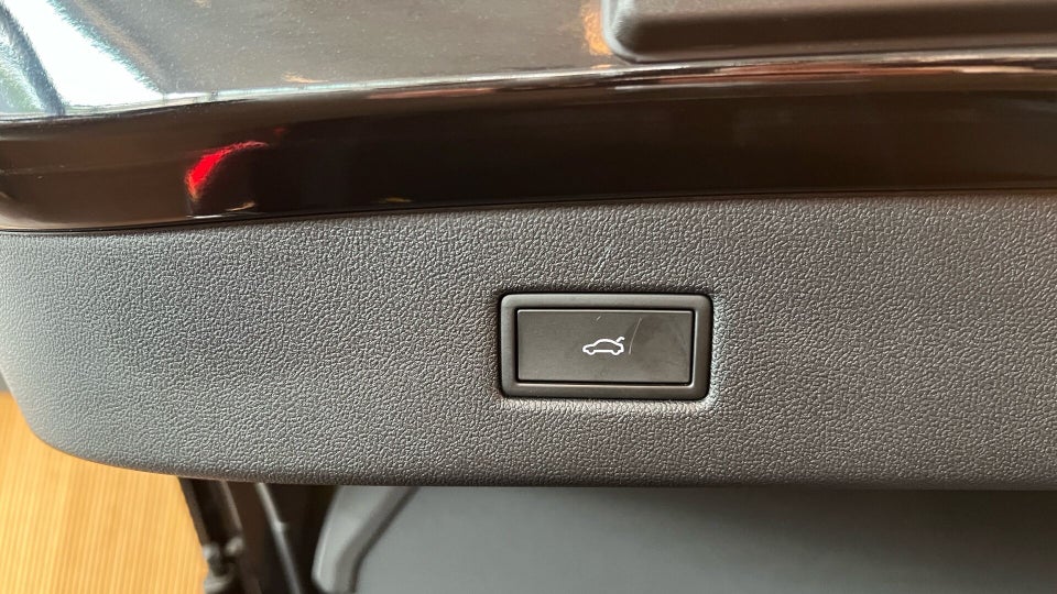 Ford Capri 77 Premium Extended Range 5d
