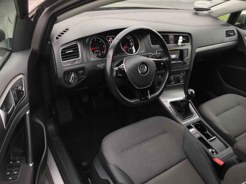 VW Golf VII 1,6 TDi 105 Comfortline BMT 5d