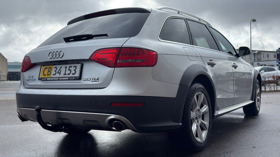 Audi A4 allroad 3,0 TDi 240 quattro S-tr. Van 5d