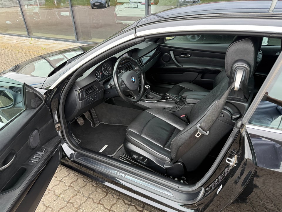 BMW 320i 2,0 Cabriolet 2d