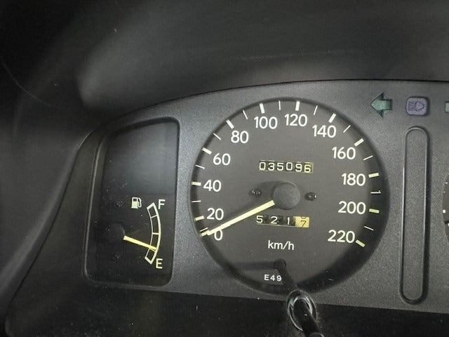 Toyota Corolla 1,3 Terra 4d