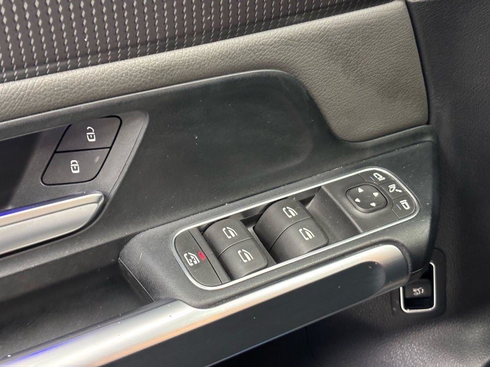 Mercedes EQB300 Electric Art 4Matic 7prs 5d