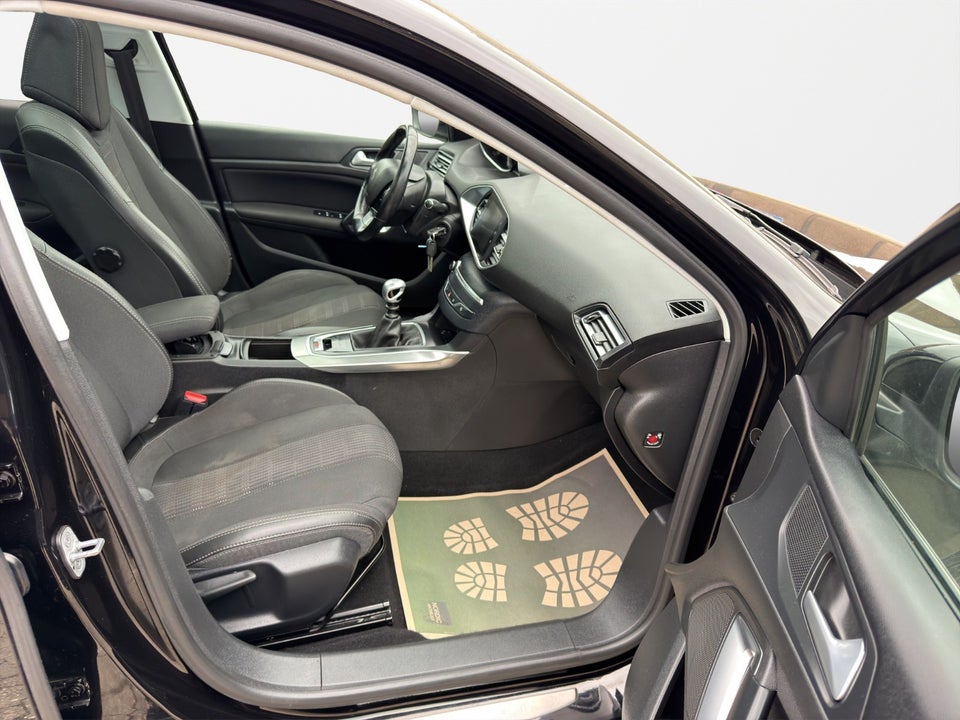 Peugeot 308 1,5 BlueHDi 130 Allure+ Sky SW 5d