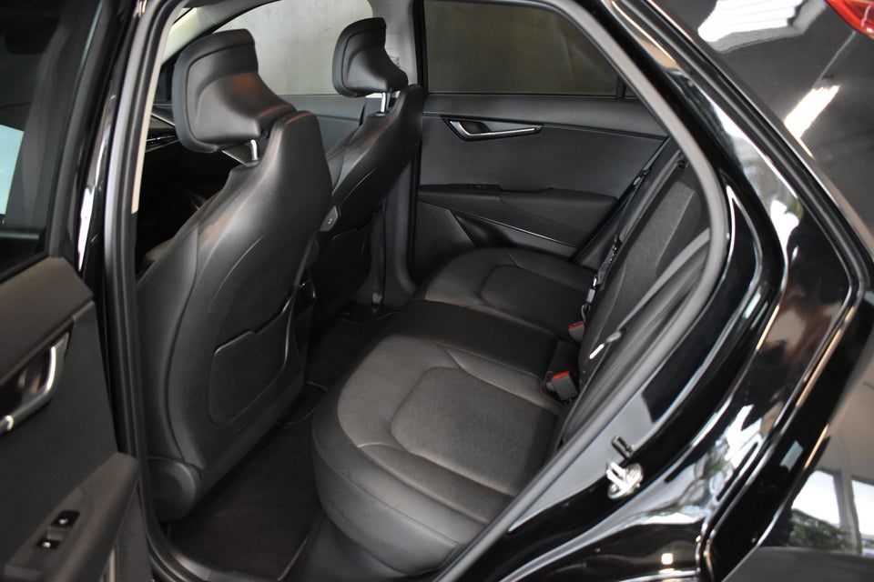 Kia Niro 64 EV Upgrade 5d