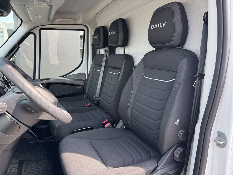 Iveco Daily 3,0 35S18 16m³ Van AG8
