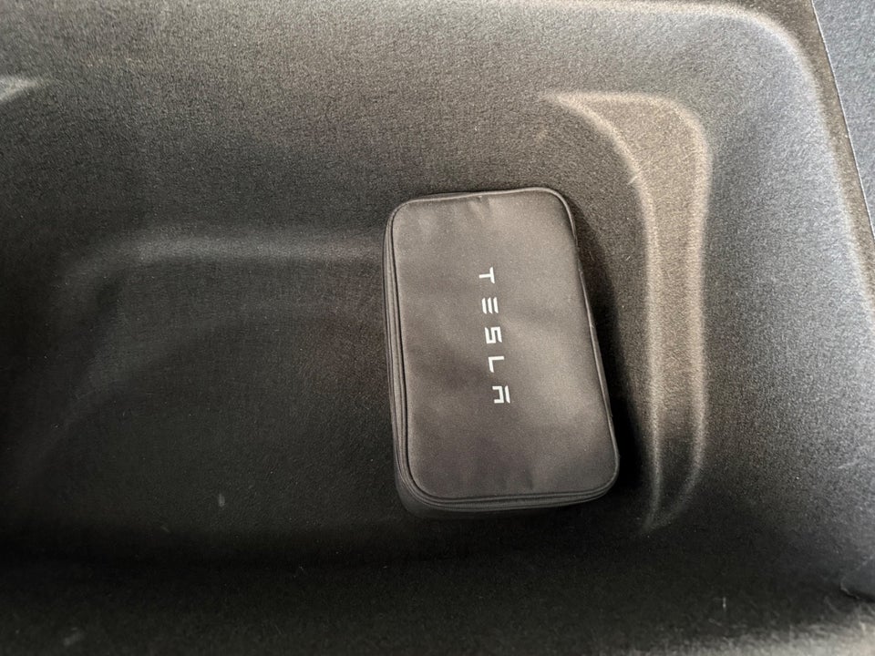 Tesla Model Y Long Range AWD 5d