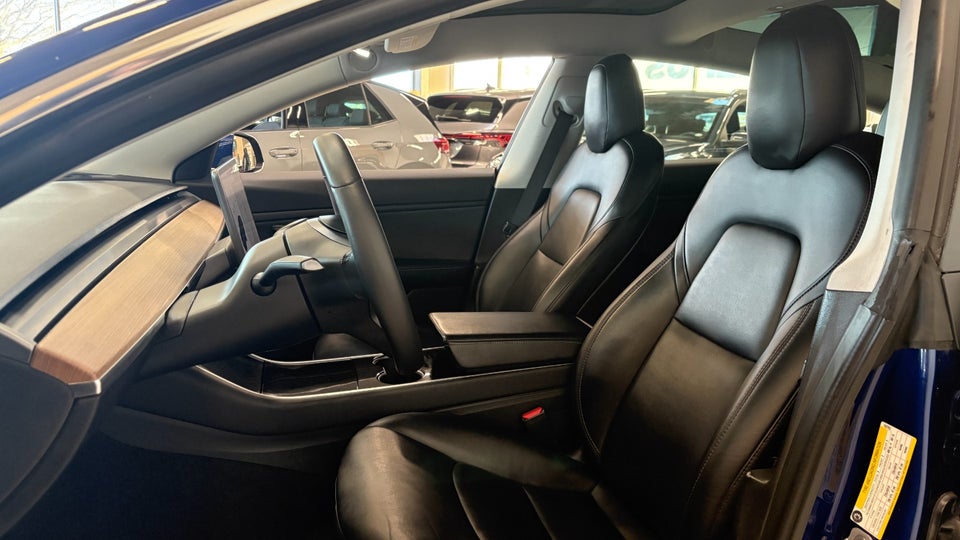 Tesla Model 3 Standard Range+ RWD 4d