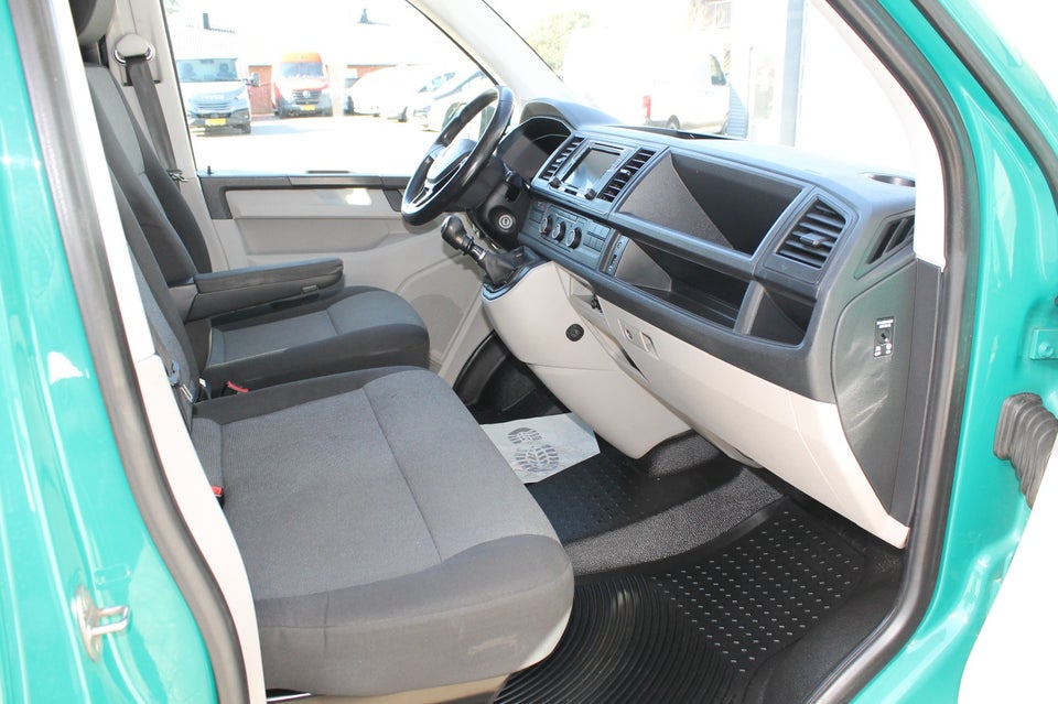 VW Transporter 2,0 TDi 204 Kassevogn kort