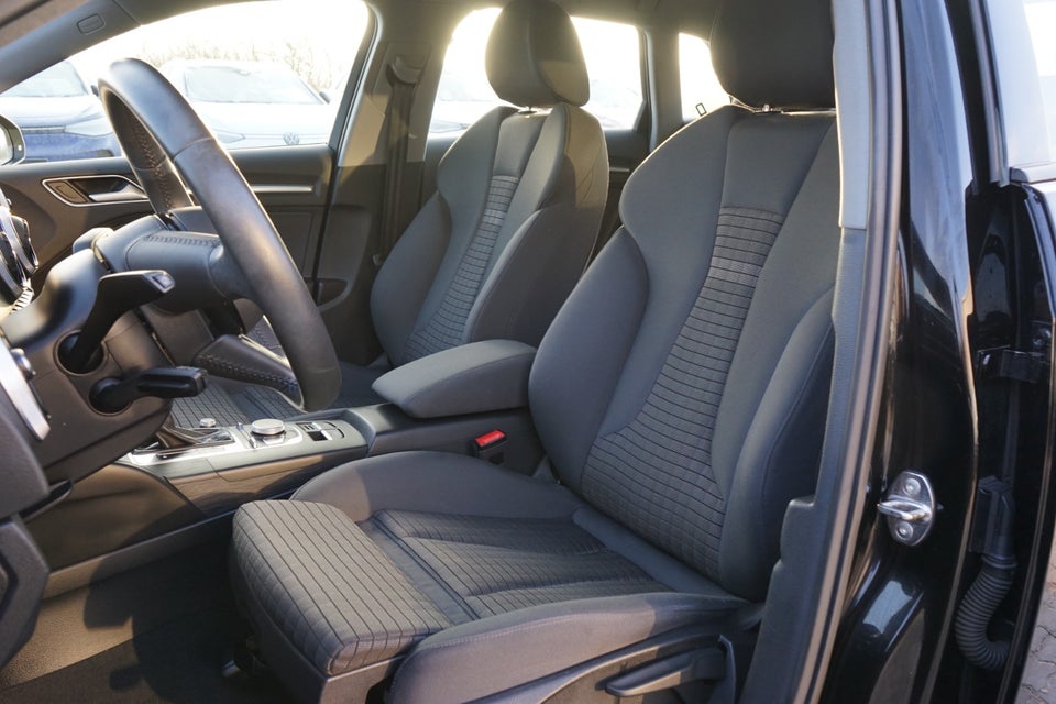 Audi A3 35 TFSi S-line Sportback 5d