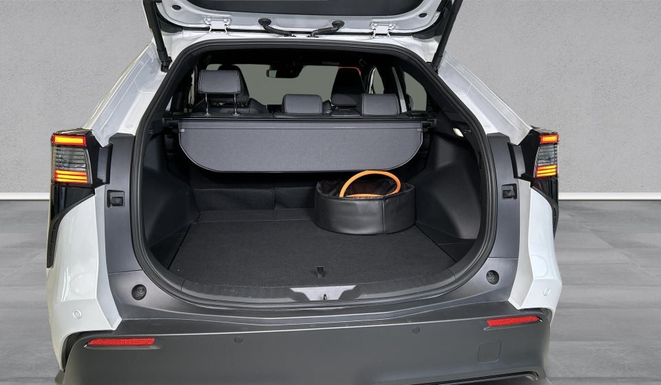 Toyota bZ4X Executive 5d