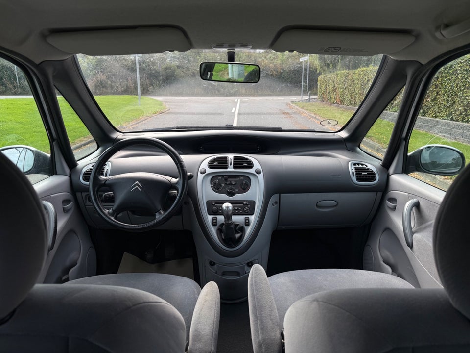 Citroën Xsara Picasso 1,8i 16V Prestige 5d
