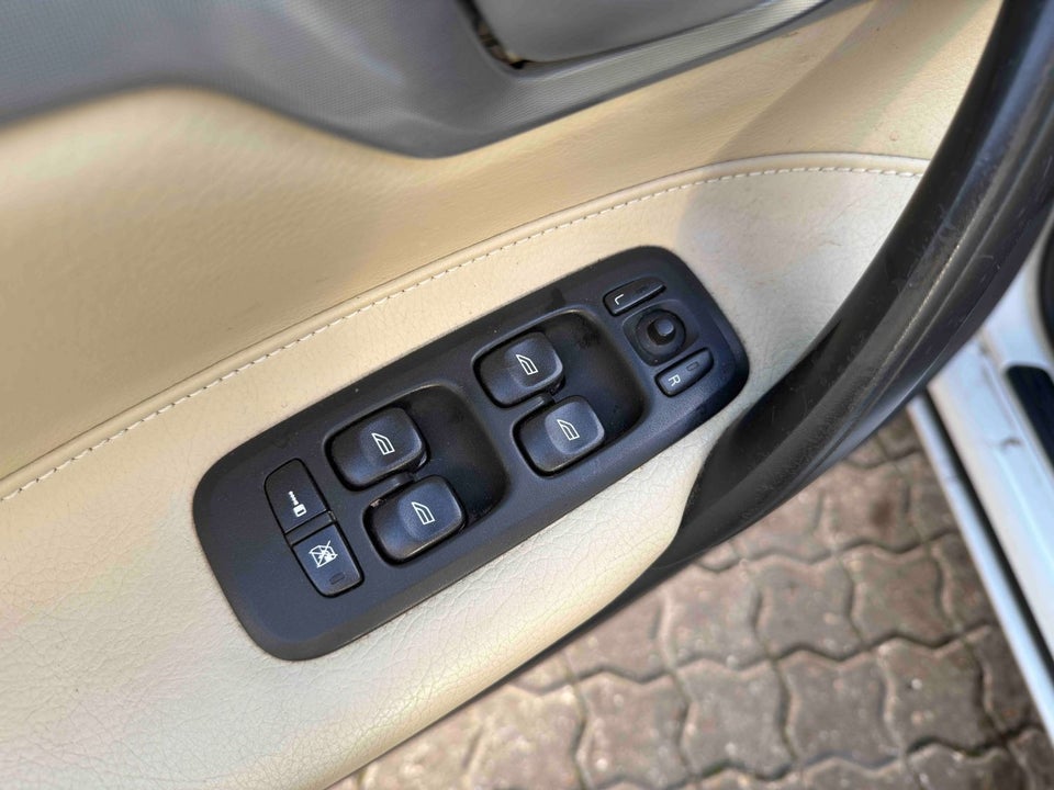 Volvo V70 2,4 140 aut. 5d