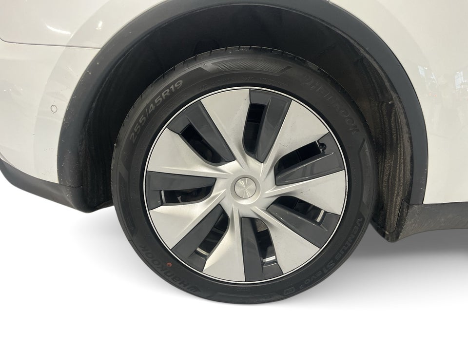 Tesla Model Y Long Range AWD 5d