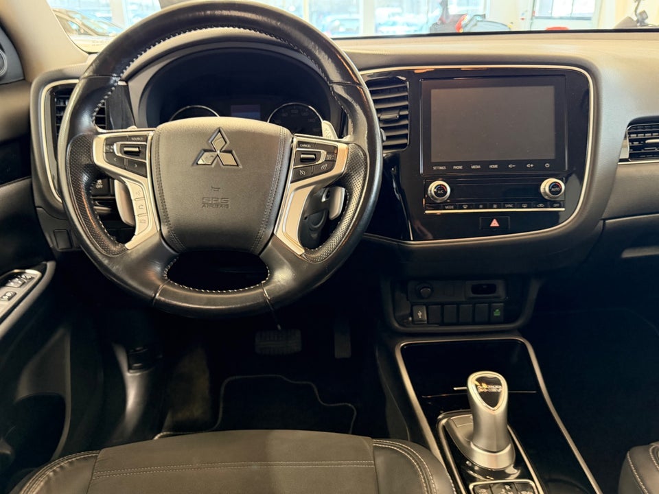 Mitsubishi Outlander 2,4 PHEV Instyle CVT 4WD 5d