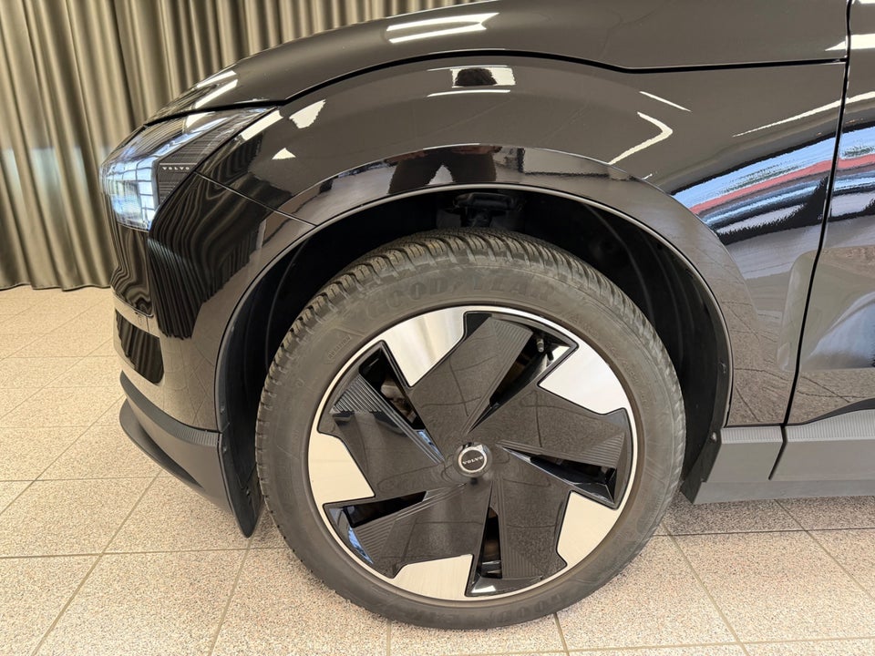 Volvo EX30 Extended Range Plus 5d