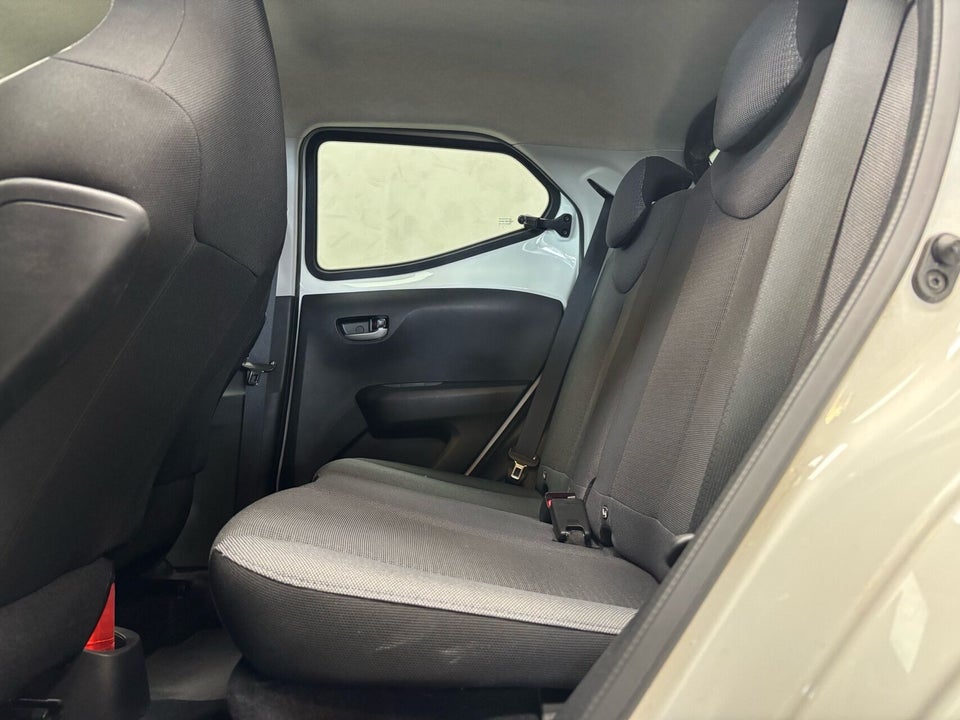Toyota Aygo 1,0 VVT-i x-press x-shift 5d