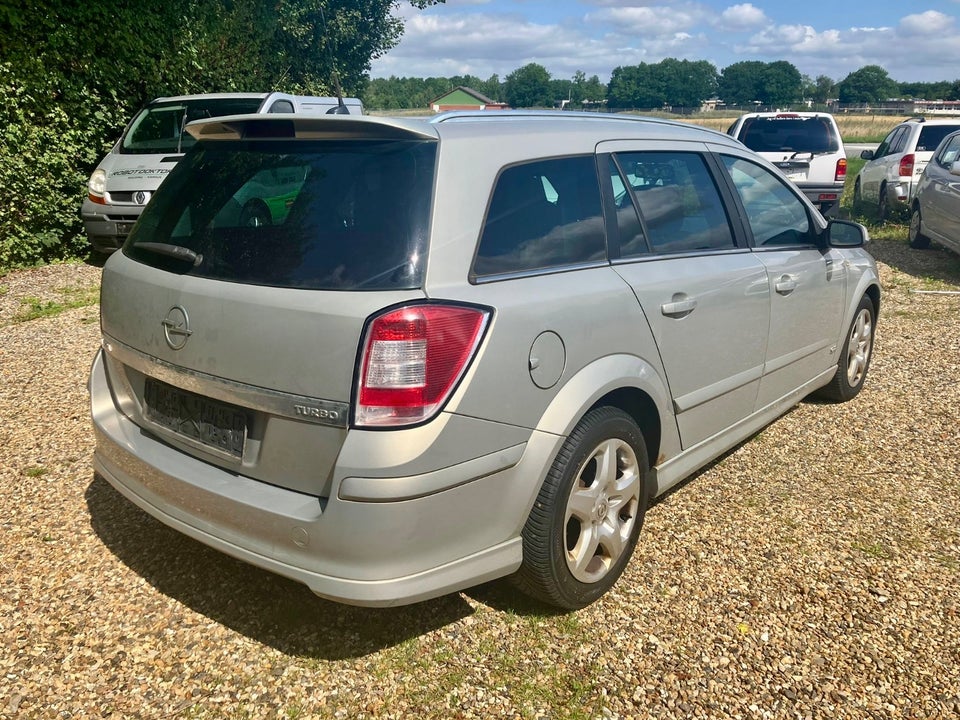 Opel Astra 1,6 Turbo Enjoy Wagon 5d