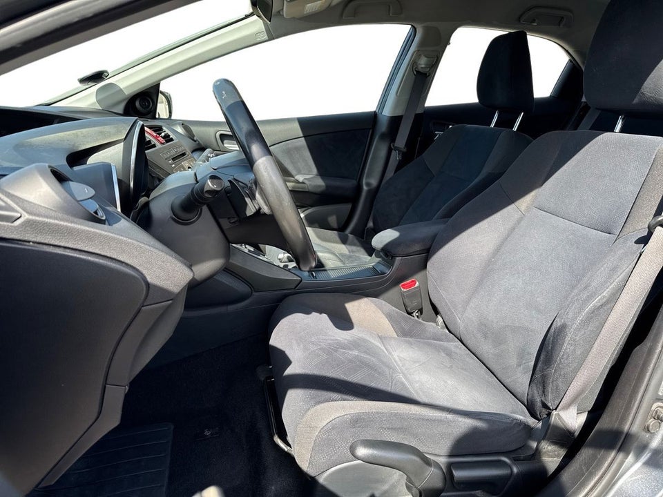 Honda Civic 1,8 i-VTEC Sport aut. 5d