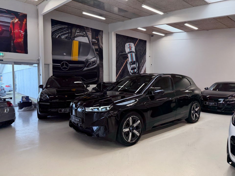BMW iX xDrive40 Fully Charged Sport 5d