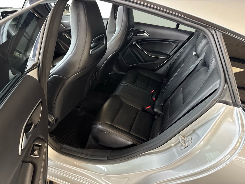 Mercedes CLA200 1,6 Shooting Brake 5d
