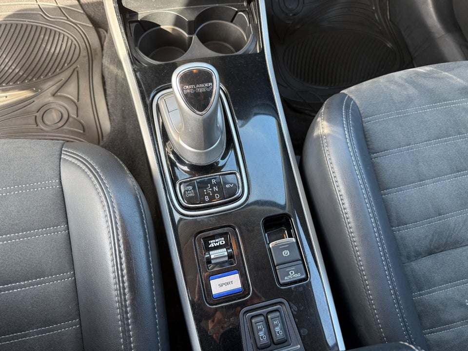 Mitsubishi Outlander 2,4 PHEV Intense CVT 4WD 5d