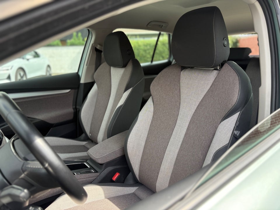 Skoda Enyaq 60 iV Plus 5d