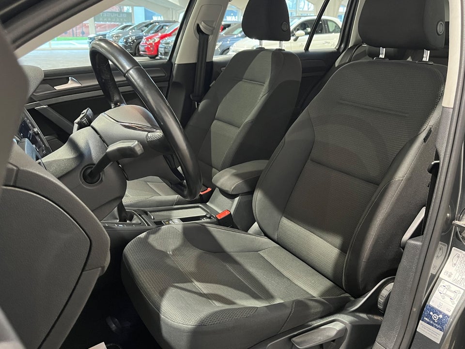 VW Golf VII 1,5 TSi 130 Comfortline Variant 5d