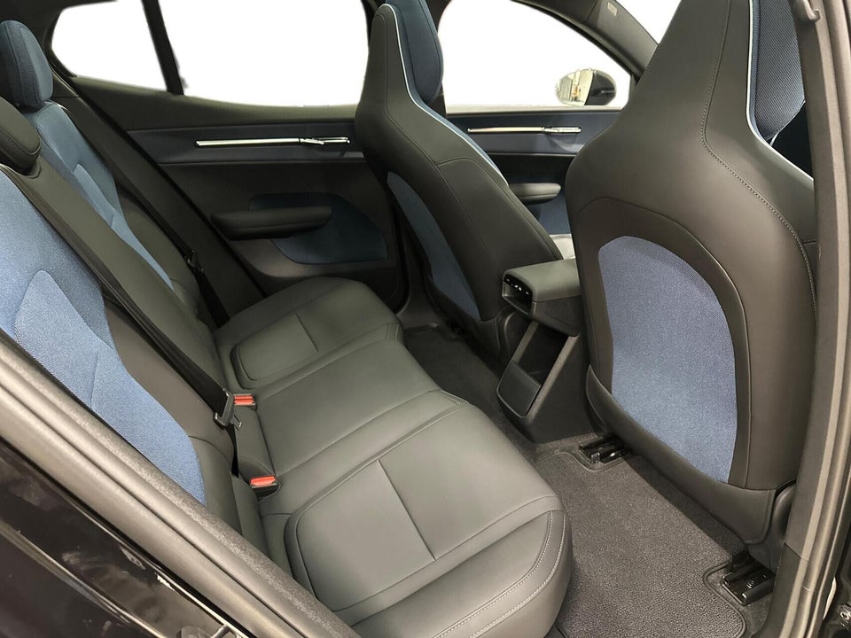 Volvo EX30 Extended Range Ultra 5d