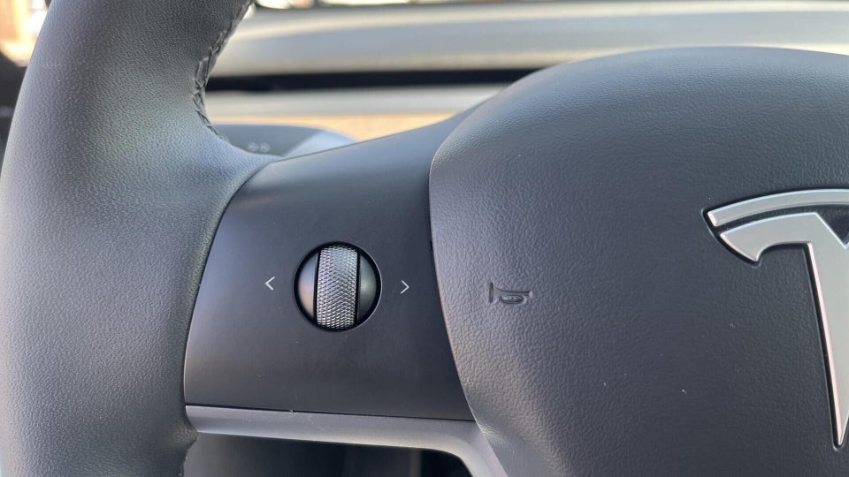 Tesla Model Y RWD 5d